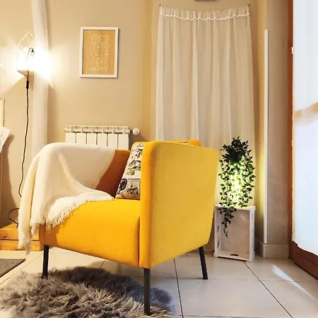 Marika's Cozy With Large Balcony Apartment Rome