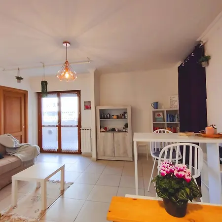 Apartment Marika's Cozy With Large Balcony *