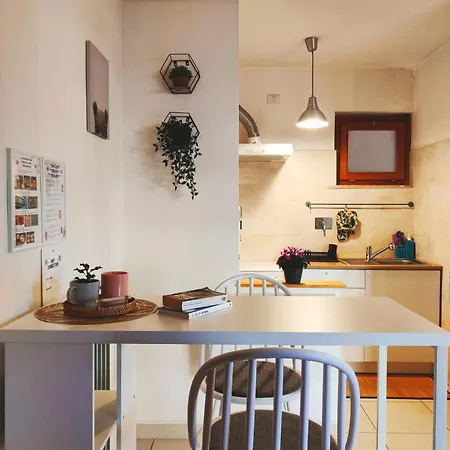 Marika's Cozy With Large Balcony Apartment *