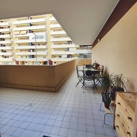 Marika's Cozy With Large Balcony Apartment *